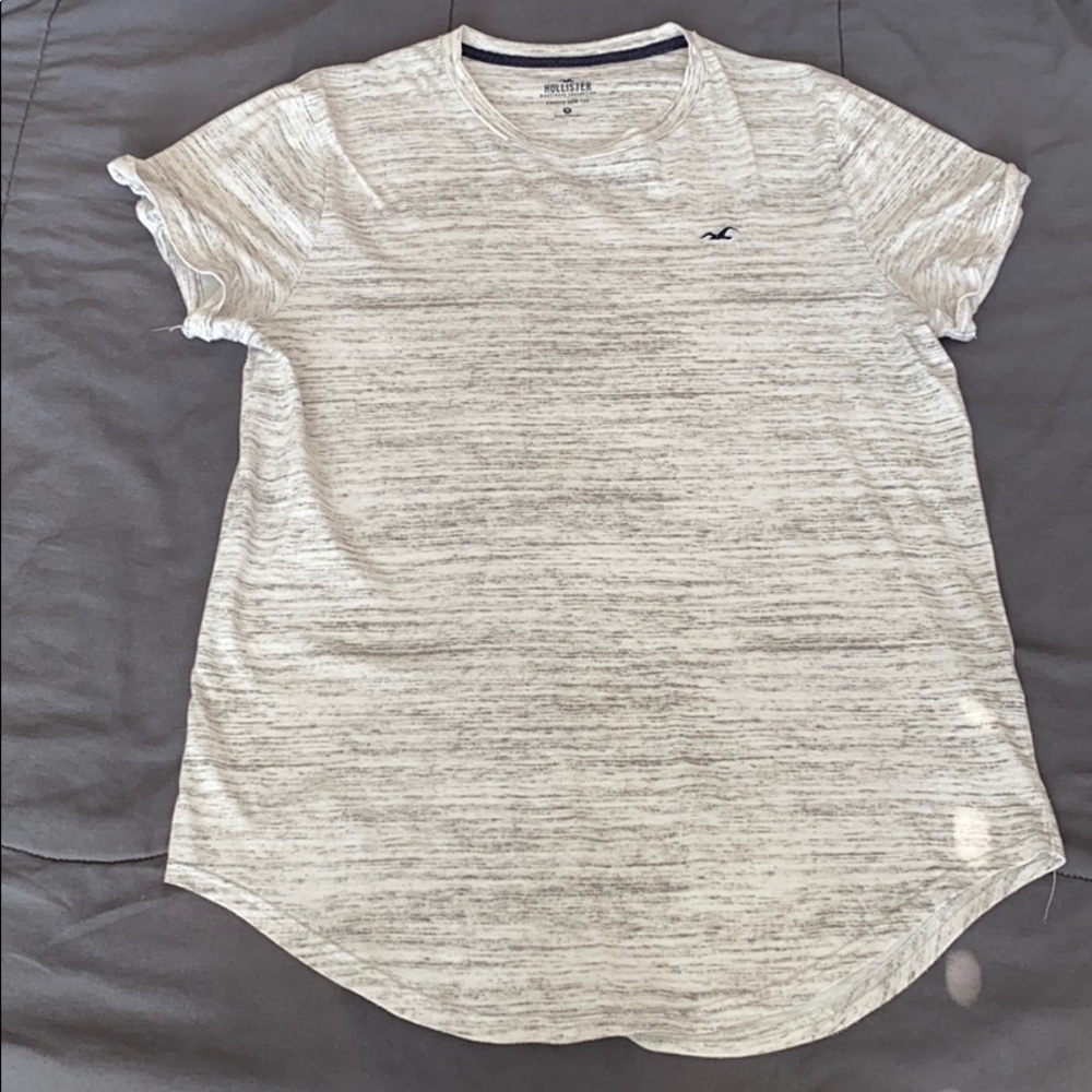Hollister white and grey tee shirt